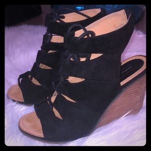 Women’s lace up wedges size 7.5